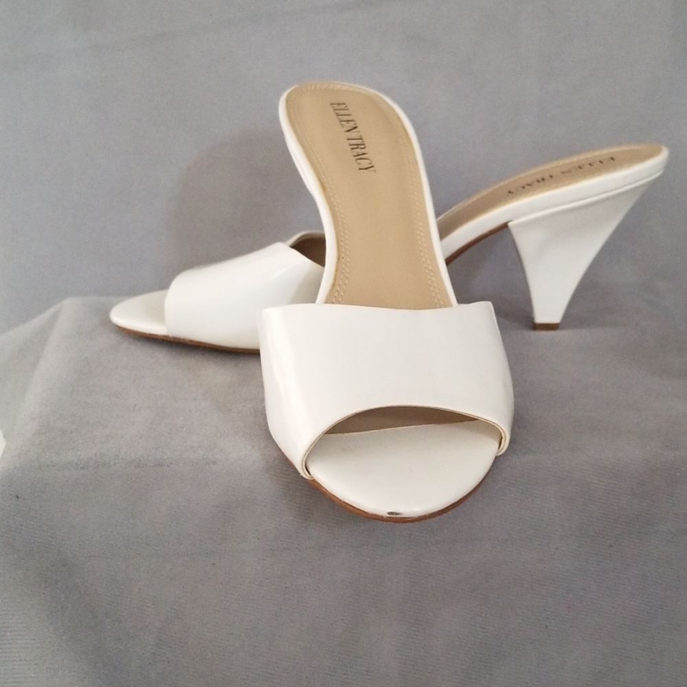 ELLEN TRACY WHITE PATENT MULES